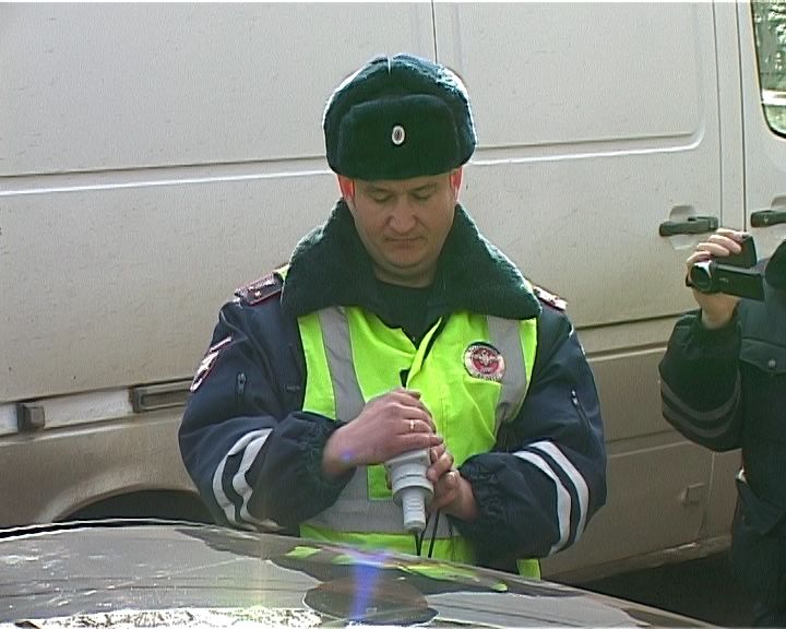 В Кирове Госавтоинспекция пресекает нарушения правил тонирования автостекол