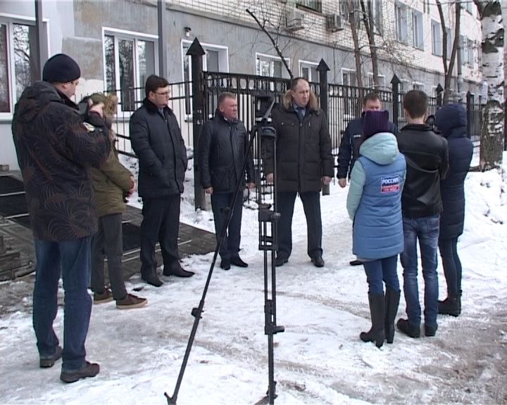 Почему тротуары превращаются в бобслейные трассы, а дороги - в опасные моря и океаны?