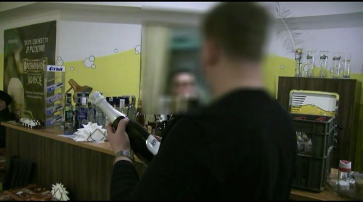 В баре на Чернышевского продавали алкоголь без лицензии