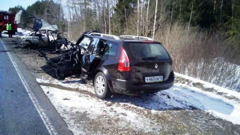 В Орловском районе иномарка врезалась в ВАЗ-2112: три человека погибли.