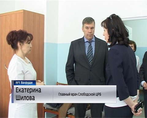 Владимир Климов посетил соцучреждения в поселке Вахруши