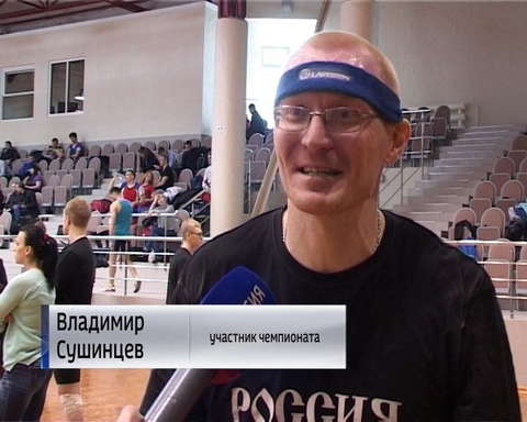 В Кирове гиревики из шести федеральных округов добывали путевки на финал Чемпионата России