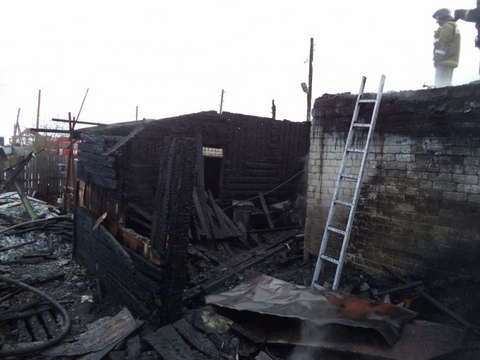 В Кирово-Чепецком районе 19 человек тушили пожар в жилом дом.