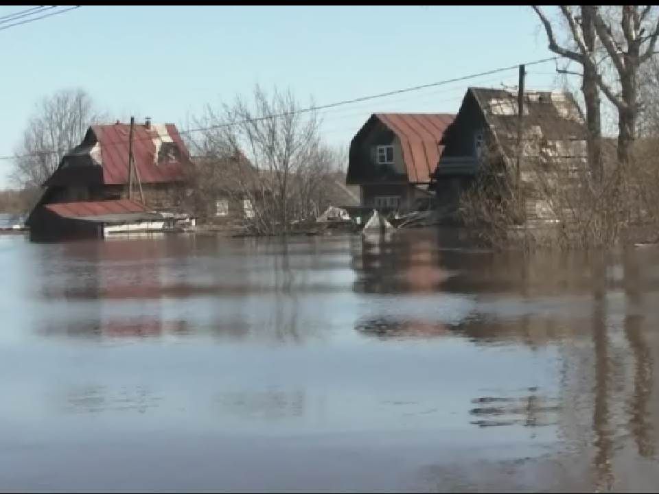 13 мая уровень воды в реке Вятке достиг отметки  483 см.