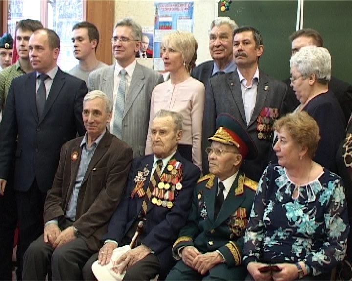 В лянгасовской школе номер 71 открылся музей боевой и трудовой славы