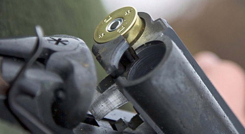 В Котельничском районе из ревности застрелили 32-летнего мужчину.