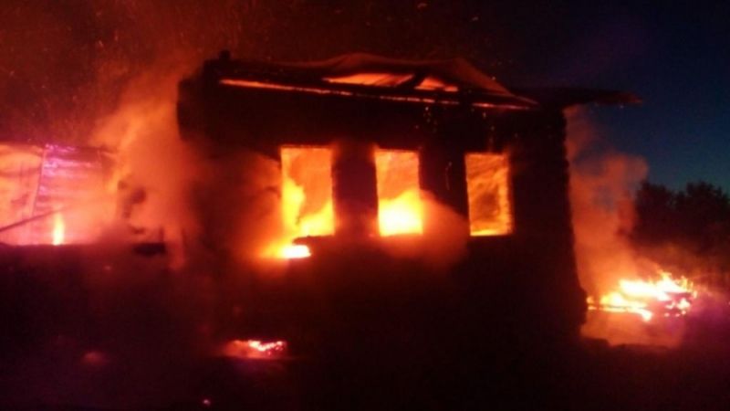 В Вятскополянском районе 8 человек тушили жилой дом.