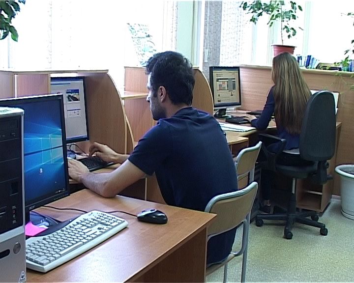 Кировские студенты защищали свои дипломы на английском языке в режиме онлайн