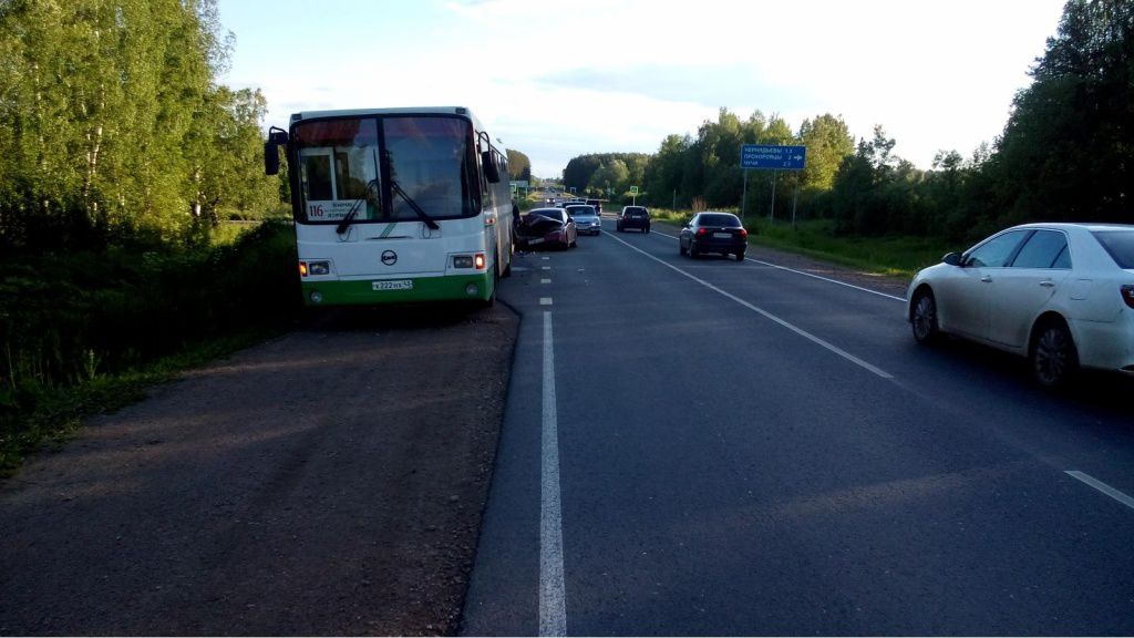 На Победиловском тракте автоледи на 