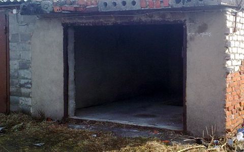 В Кирове украли ворота с 13 гаражей.