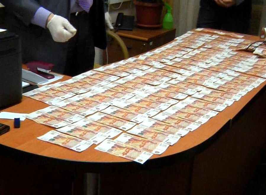 Появилось видео дачи взятки начальнику Кирсинского лесничества.