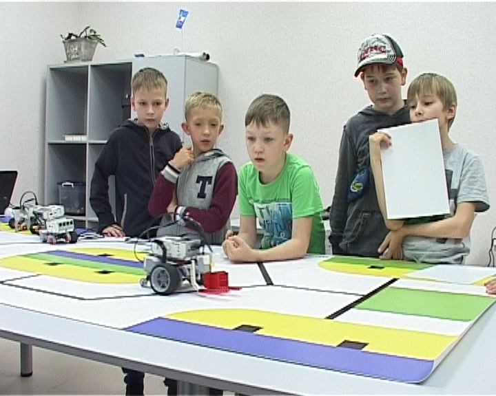 Юные инженеры-робототехники принимают участие в проекте для вундеркиндов 
