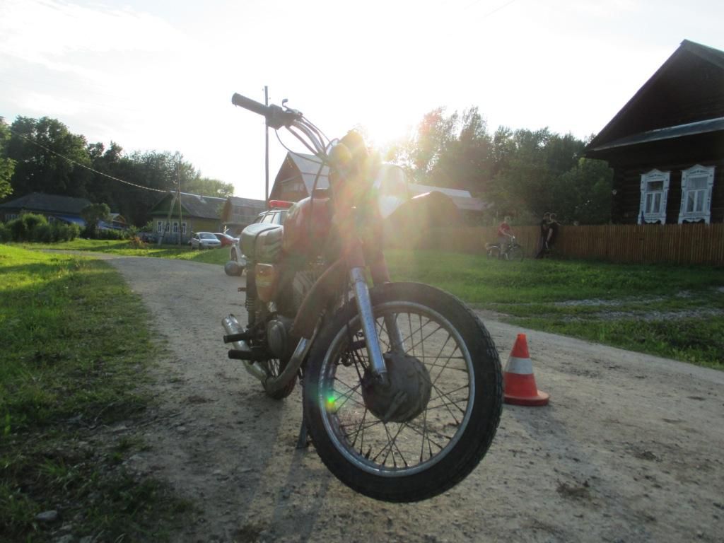 В Пижанском районе пьяная женщина на мотоцикле сбила женщину-пешехода.