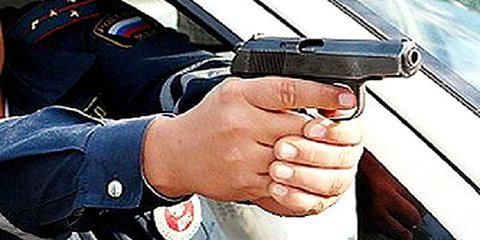 В Кирово-Чепецком районе пьяного лихача остановили стрельбой по колесам.