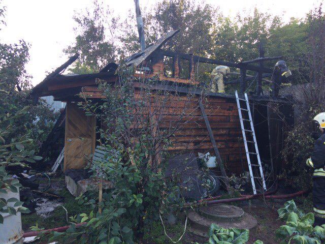 В Кирове сгорела частная баня.