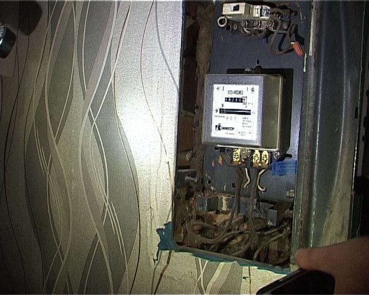 Приставы провели рейд по квартирам должников за электроэнергию