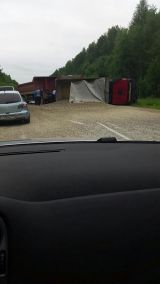 В Верхошижемском районе "Лада Калина" врезалась в фуру.