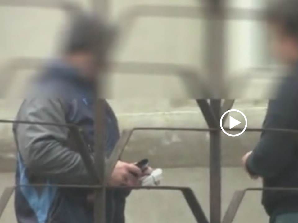 В Кирове задержали нелегального торговца сим-картами.