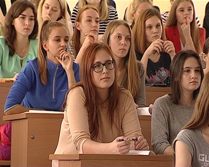 Кировчане, вместе со всей страной, написали экономический диктант