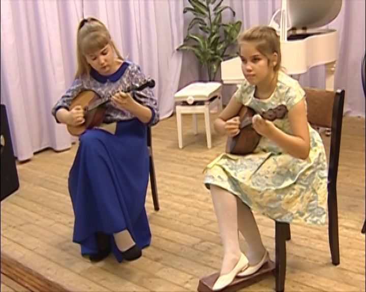 Кировские домристки заняли призовые места на конкурсе «Звезда Крыма»