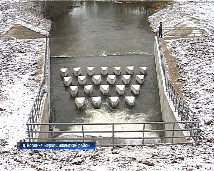 В деревне Воронье Верхошижемского района завершается ремонт гидроузла