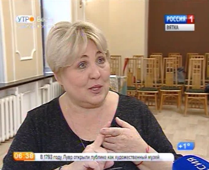 Киров посетила известный педагог по вокалу Людмила Симон