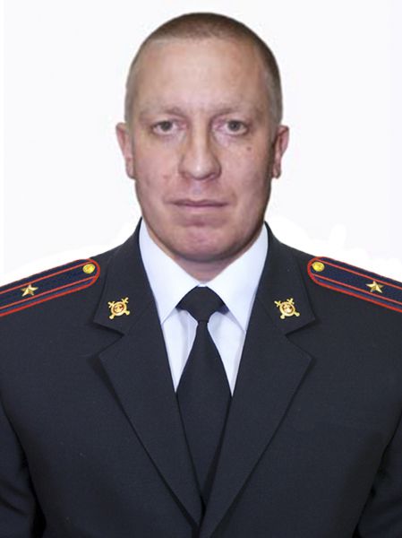 В Белой Холунице при задержании подозреваемых был ранен полицейский.