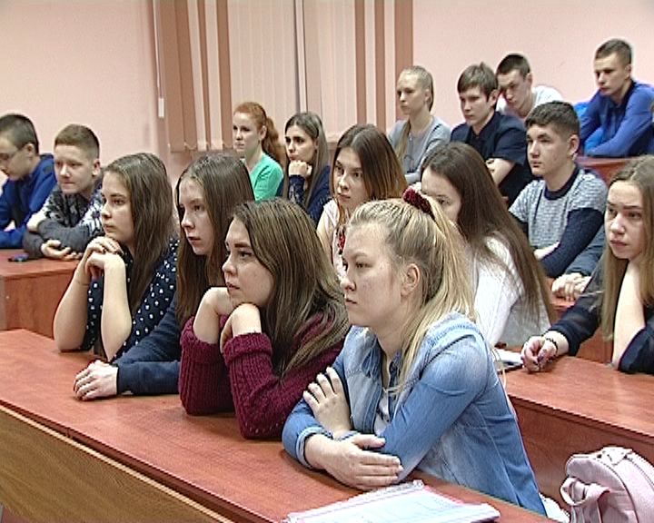 Сотрудники полиции привлекают в дружинники новых волонтеров