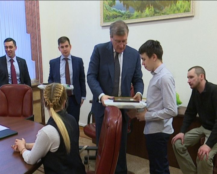 Встреча губернатора с победителями первенства Европы по спортивной акробатике