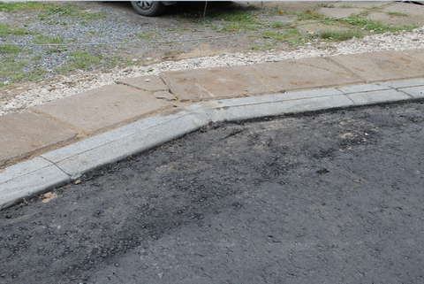 В кировских дворах появились «горбатые» тротуары (ФОТО)