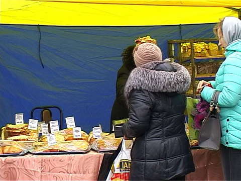 В Кирове проходит ярмарка "Ноябрьская" (ФОТО)