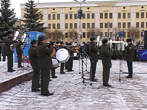 Кировчане отмечают День народного единства (ФОТО)