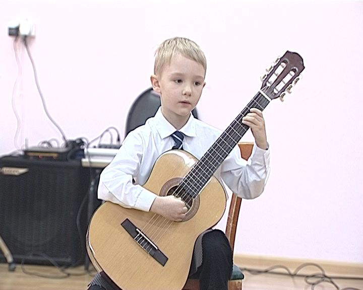 Подвели итоги конкурса исполнителей на классической гитаре «Новогодняя фантазия»