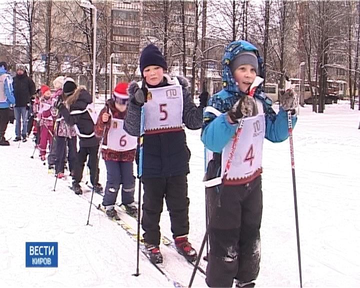 Жители Юго-Запада обкатали новую лыжню в Кочуровском парке