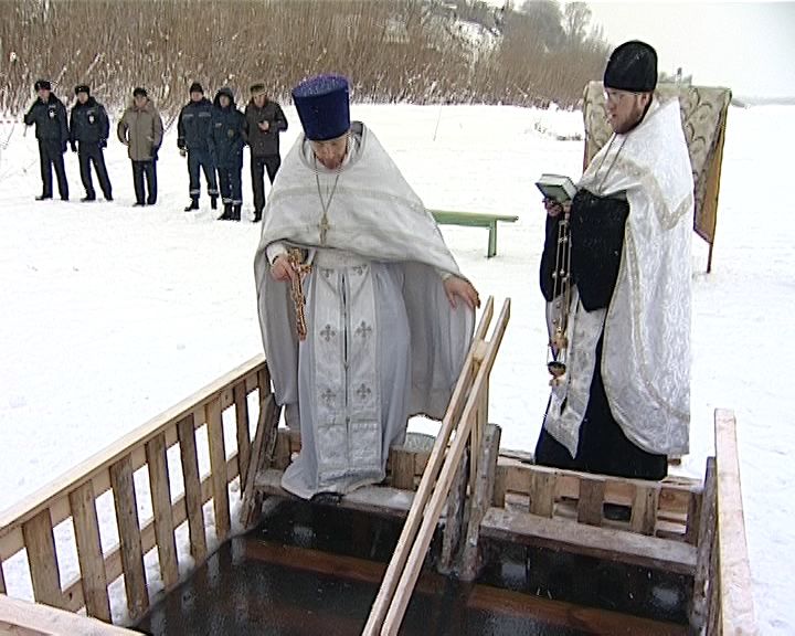 У православных верующих - крещенский сочельник