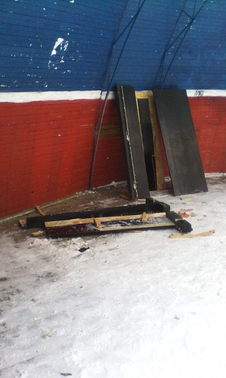 В парке имени Гагарина разломали пианино, установленное общественными активистами.