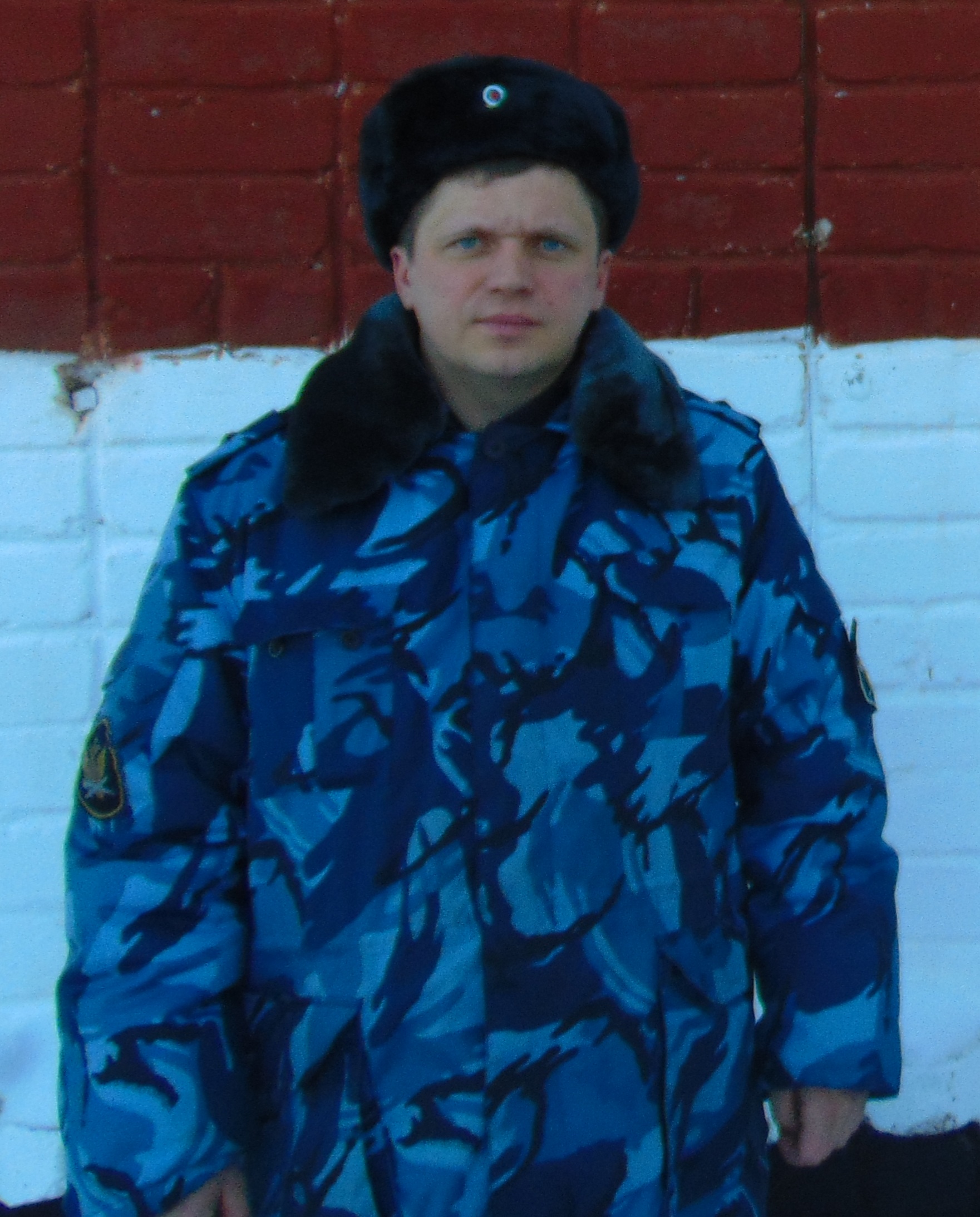 В Опаринском районе сотрудник УФСИН добыл волка, совершавшего набеги на деревни.