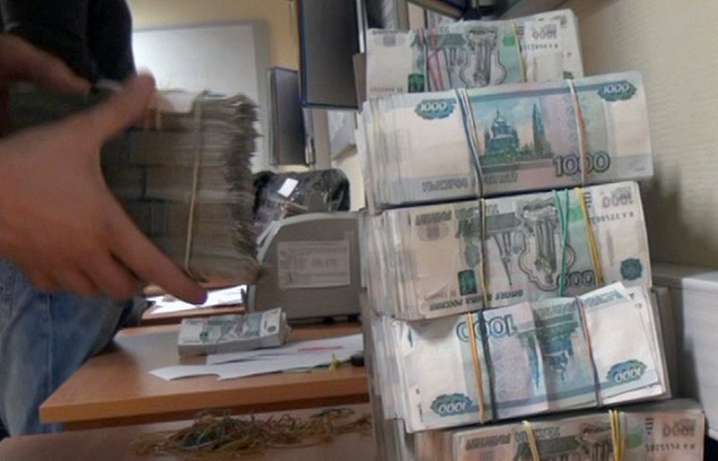 Жителя Кирова приговорили к 4 годам колонии за аферу на 25 млн. рублей.