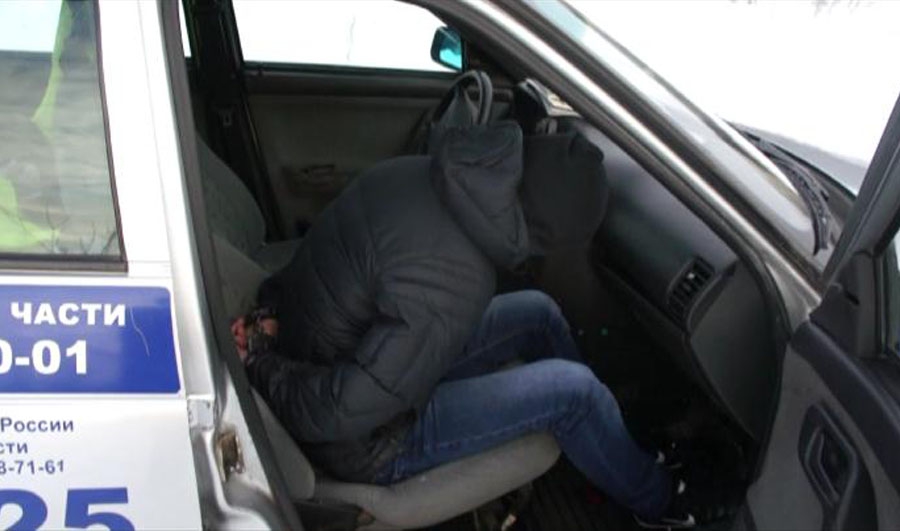 В гаражах на улице Мельничной задержали двух наркоманов.