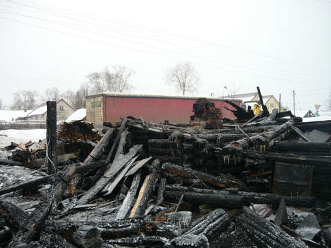 По факту пожара в Белой Холунице проводится доследственная проверка.