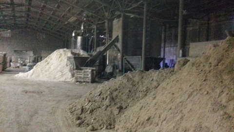 В Кирове расследуют обстоятельства гибели 30-летнего рабочего промпредприятия.