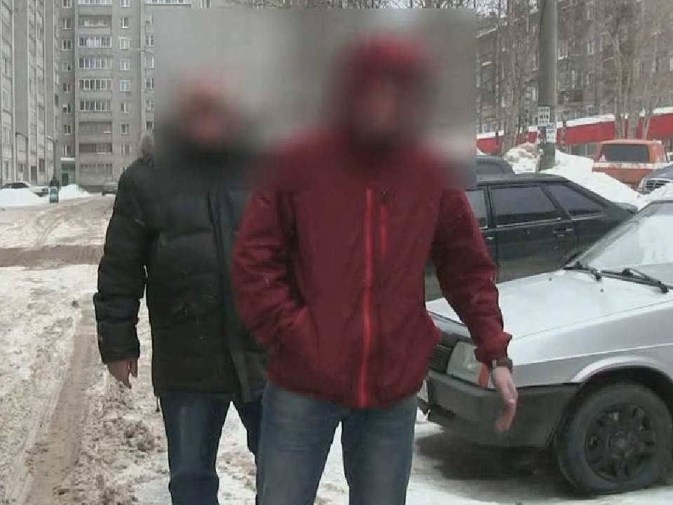 В Кирове задержали двух мужчин, подозреваемых в серии краж автомобильных аккумуляторов.