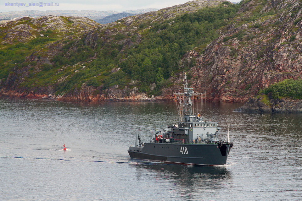 Противоминный тральщик «Котельнич» принял участие в учениях Северного флота России.
