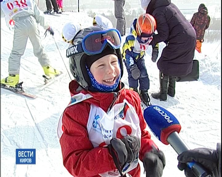 Соревнования юных спортсменов по ски-кроссу