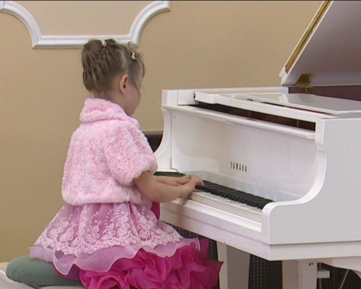 В Кирове проходит конкурс для самых маленьких исполнителей 