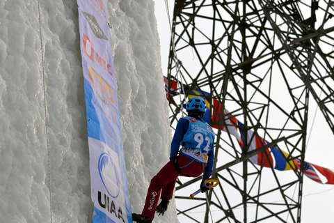 Кировские ледолазы стали победителями и призерами чемпионата Европы и Кубка мира по ледолазанию.