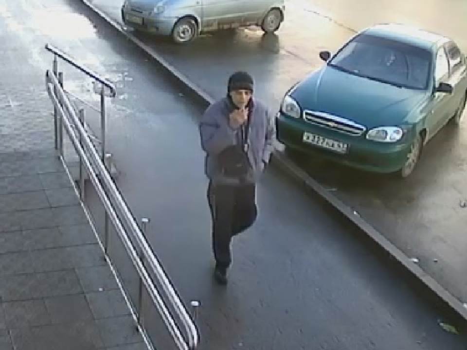 В Кирове ищут подозреваемого в краже из офиса микрофинансового увреждения.