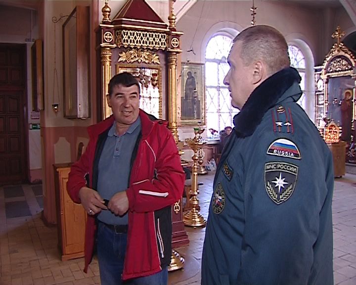 МЧС продолжает проверки мест массового пребывания людей