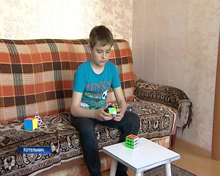 12-летний мальчик из Котельнича установил мировой рекорд на соревнованиях по сборке кубика Рубика