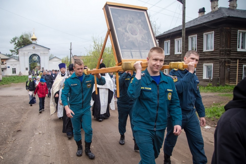 В Слободского прошёл крестный ход с иконой «Неопалимая купина».